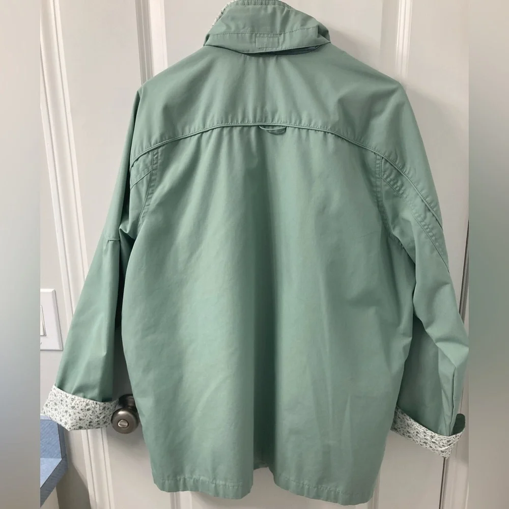 Light Green Women's lightweight spring/summer Jacket - Picture 2 of 5